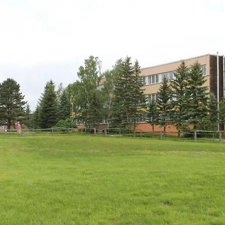 Und Campingstell Und Zeltplatz An Der Talsperre Im Harz *