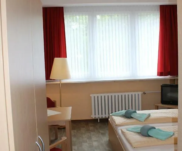 Und Campingstell Und Zeltplatz An Der Talsperre Im Harz Vakantieboerderij