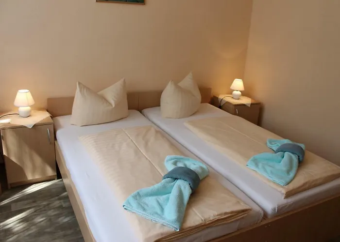 Und Campingstell Und Zeltplatz An Der Talsperre Im Harz * Altenbrak