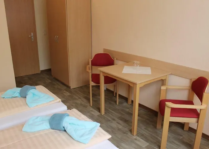 Und Campingstell Und Zeltplatz An Der Talsperre Im Harz Altenbrak