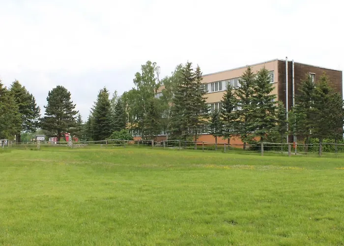 Und Campingstell Und Zeltplatz An Der Talsperre Im Harz *